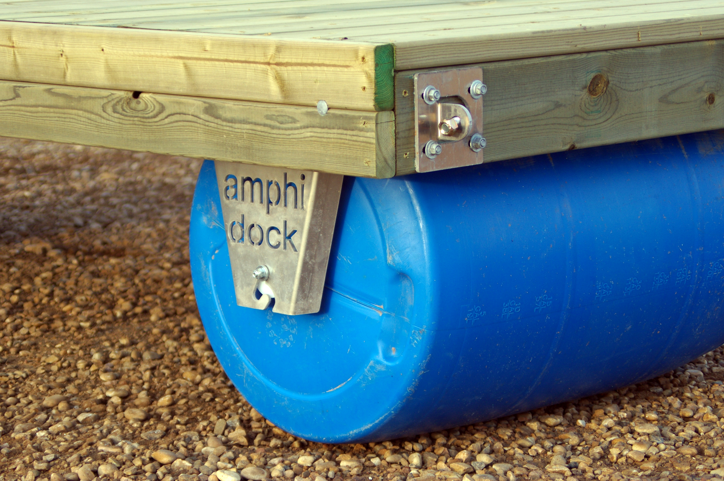Amphi-Dock Corner Bracket